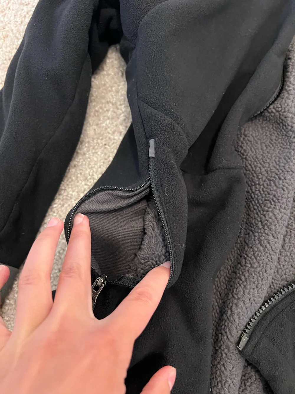 ▪️THE NORTH FACE: Boy L, black & gray zip-up hooded jacket w/pockets, preowned▪️